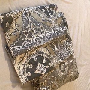 Pottery Barn queen duvet cover and 2 euro shams, gray/beige